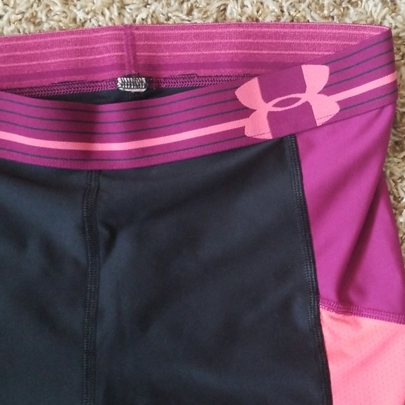 Under Armour Compression Shorts, Size: S - Picture 4 of 6